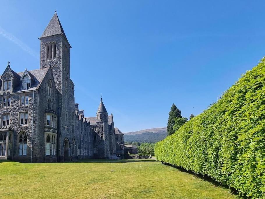 Loch Ness - Luxury Highland Retreat In Scotland Apartamento Fort Augustus Exterior foto
