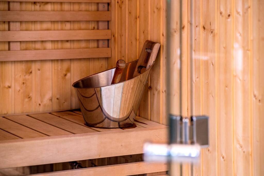 Loch Ness - Luxury Highland Retreat In Scotland Apartamento Fort Augustus Exterior foto