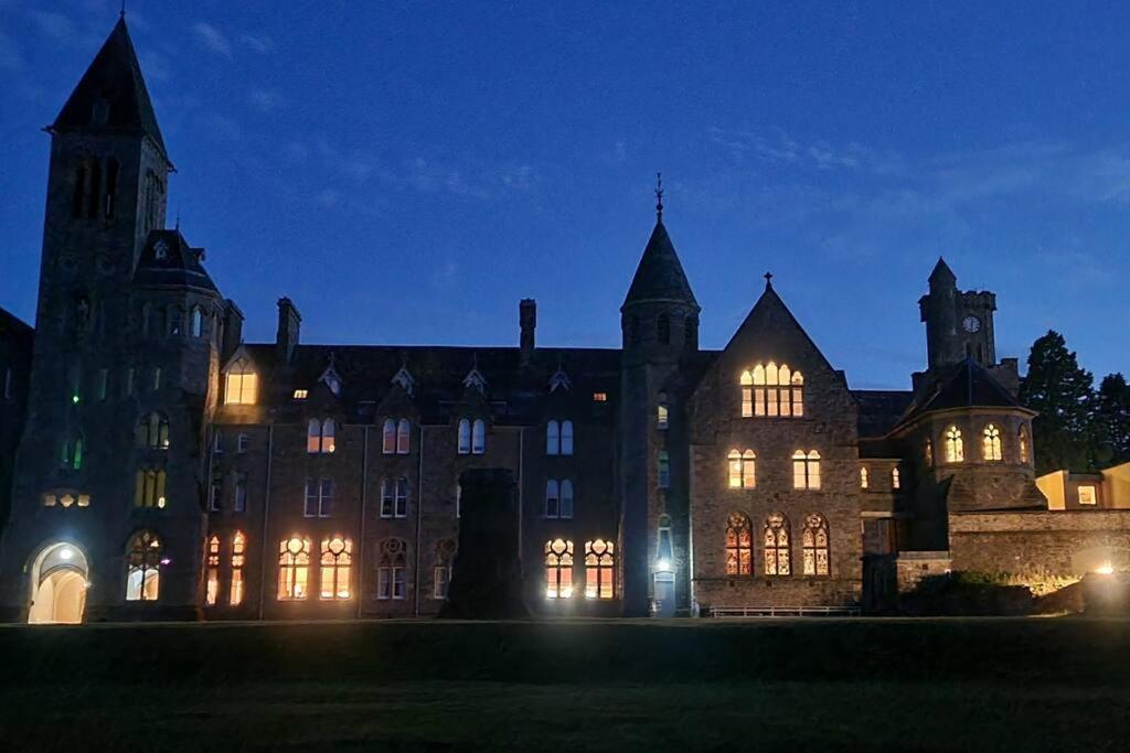 Loch Ness - Luxury Highland Retreat In Scotland Apartamento Fort Augustus Exterior foto